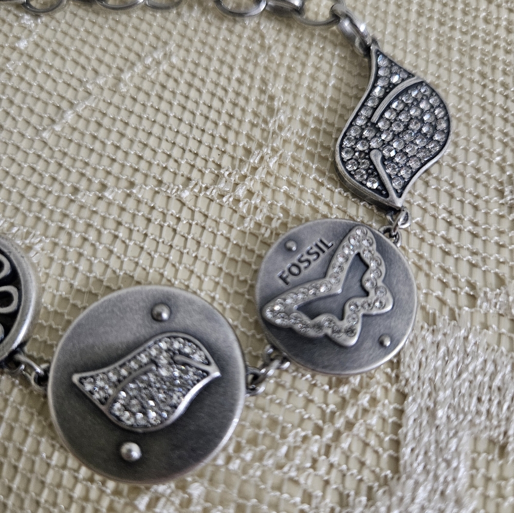Vintage Fossil Silver Tone & Crystal Butterfly Round Design Bracelet - Picture 4 of 4
